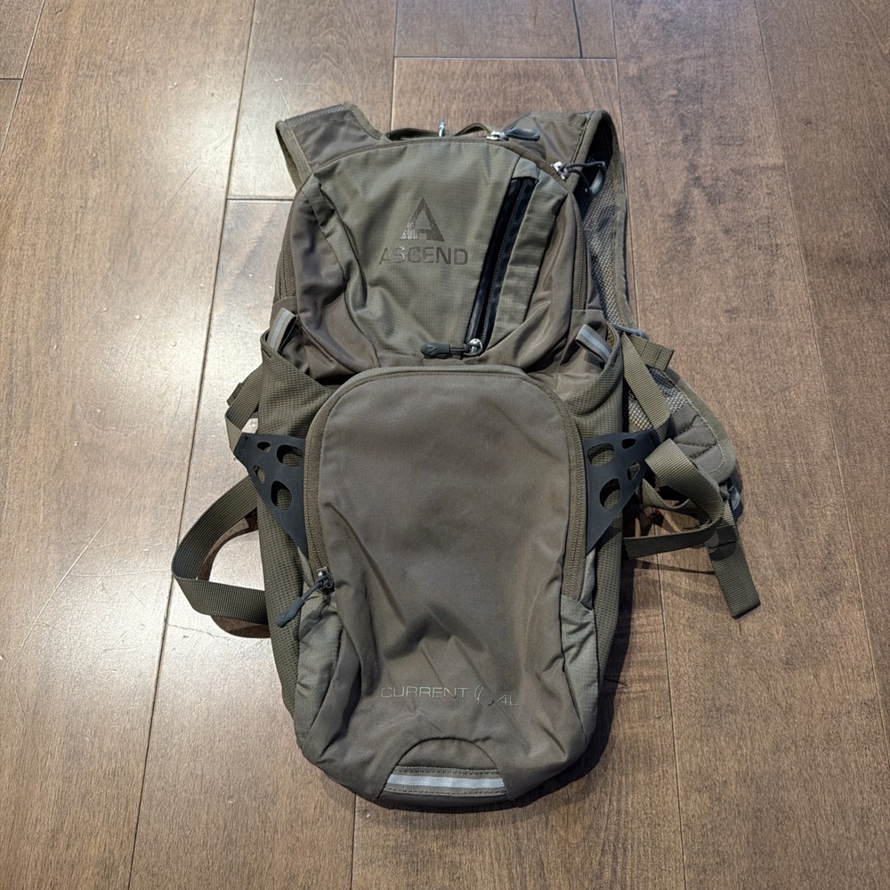 Ascend Current 4L Hydration Hiking Backpack Daypack Brown Trail Outdoor Clean